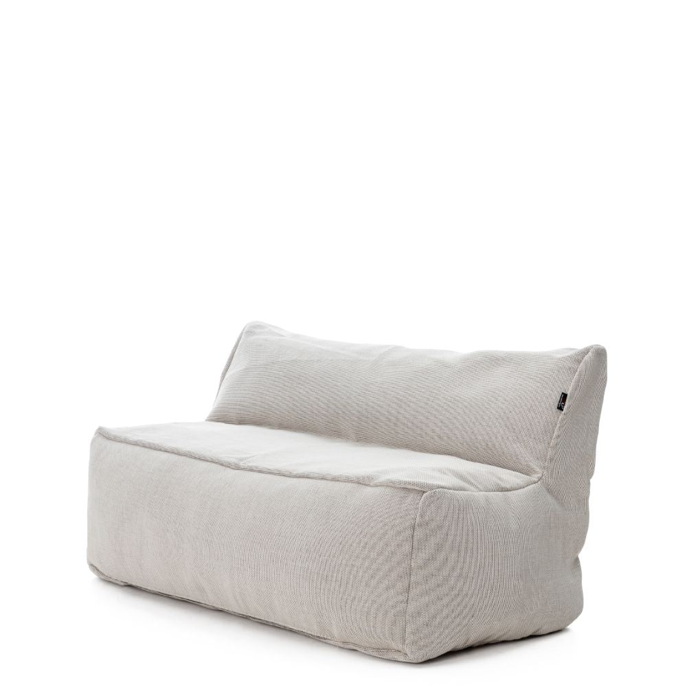 Dies ist der Love Seat in Weiss von Brom-Living.