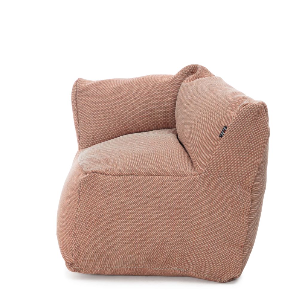 Dies ist der XL Club Corner Sessel von Brom-Living in der Farbe Terrakotta