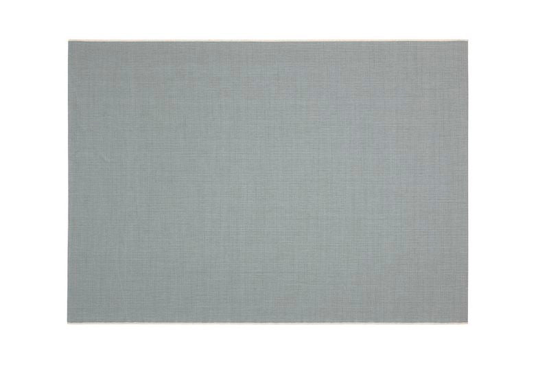Dies ist der Dotty Teppich in der Farbe Blau. Alle Teppiche von Brom-Living sind äusserst robust und auch wasserdicht.