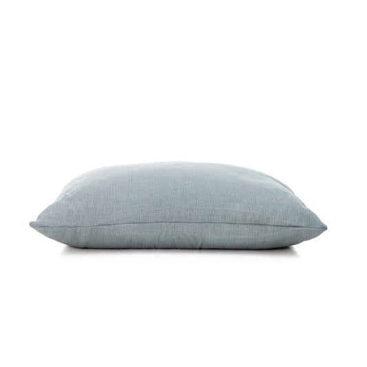 Dies ist das Kissen XL in Pastellblau von Brom-Living.