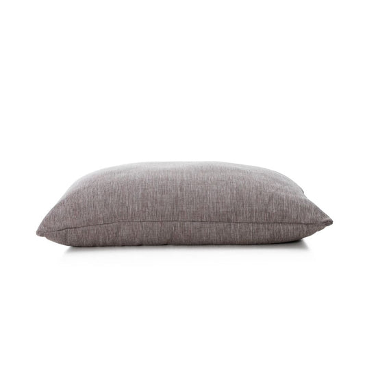 Dies ist das Kissen XL in Pflaume von Brom-Living.