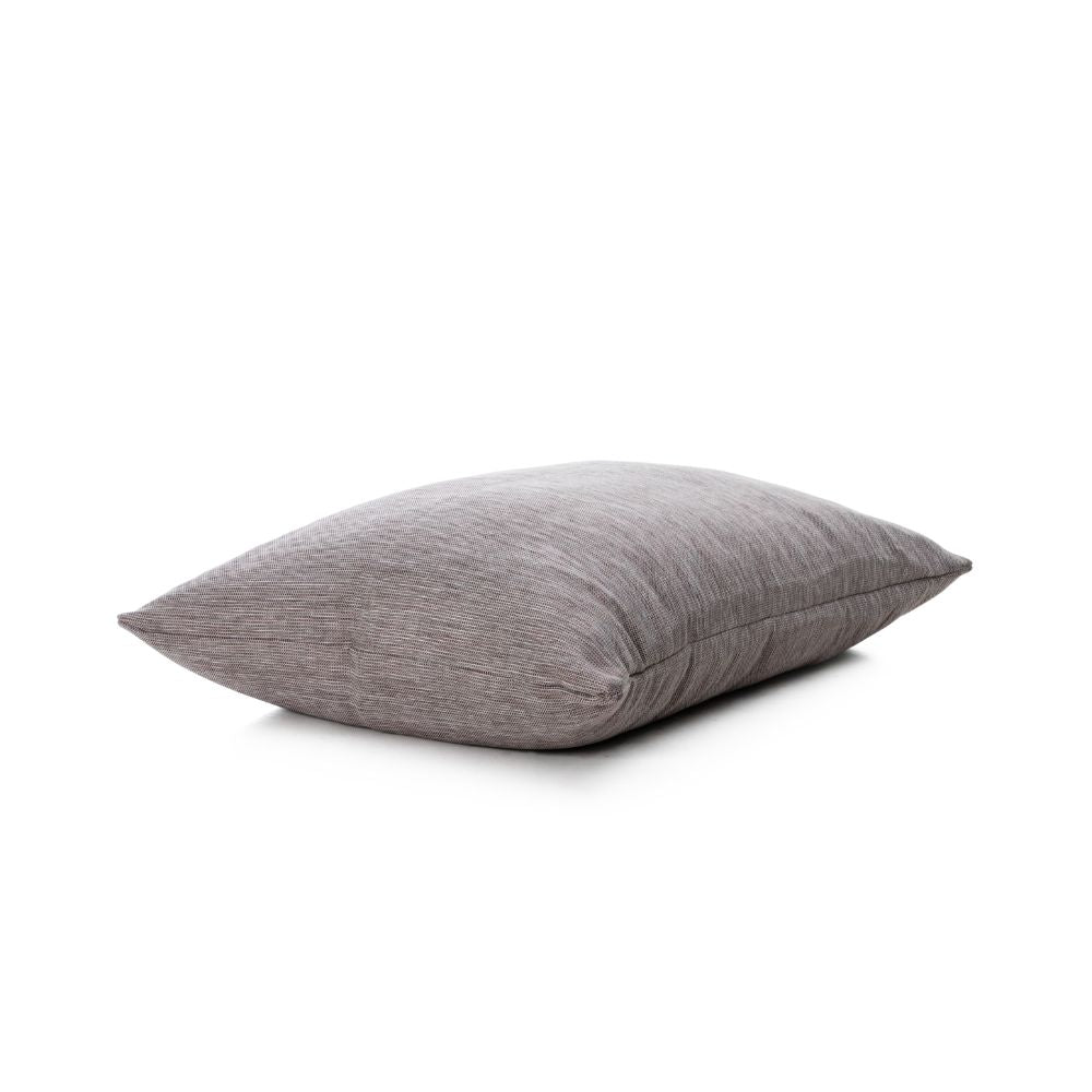 Dies ist das Kissen XL in Pflaume von Brom-Living.