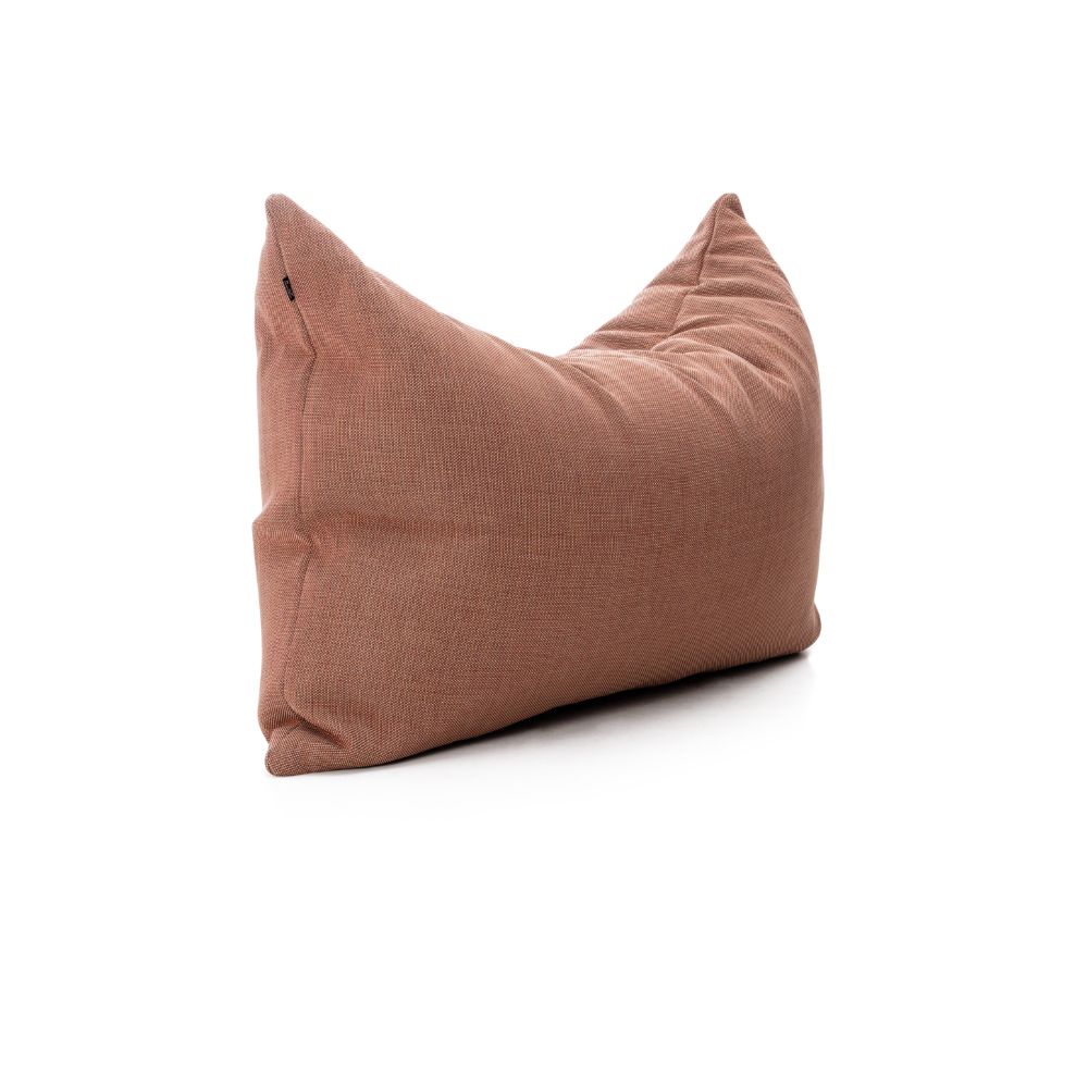 Dies ist das Kissen XL in Terrakotta von Brom-Living.