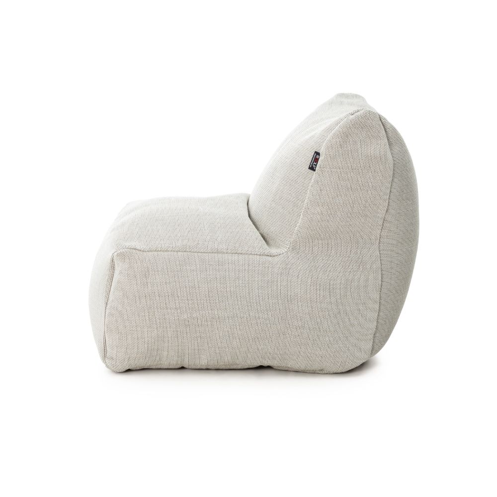 Dies ist der Medium Sessel von Brom-Living in der Farbe Weiss