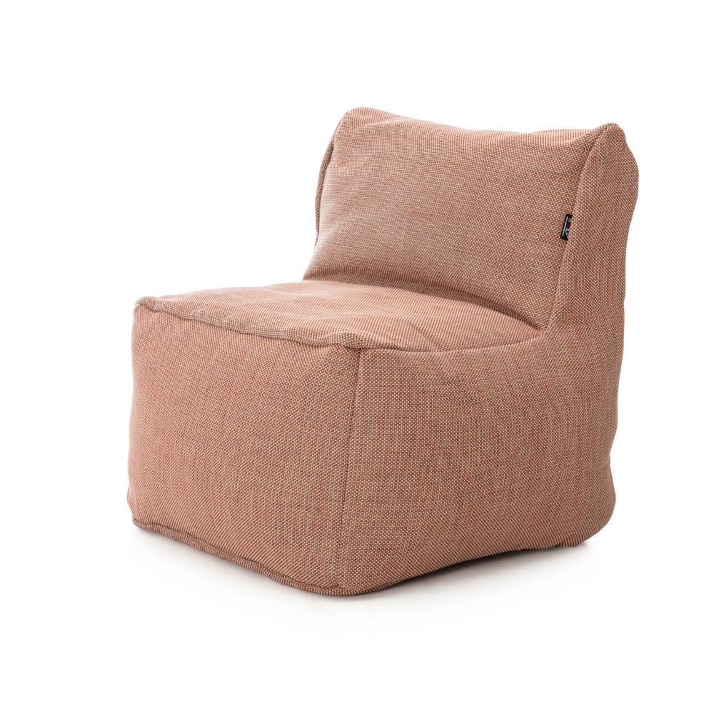 Dies ist der XL Sessel von Brom-Living in der Farbe Terrakotta