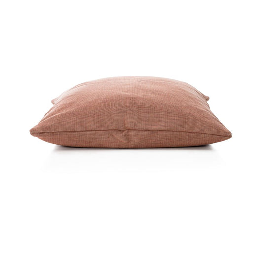Dies ist das Kissen Big in Terrakotta von Brom-Living.